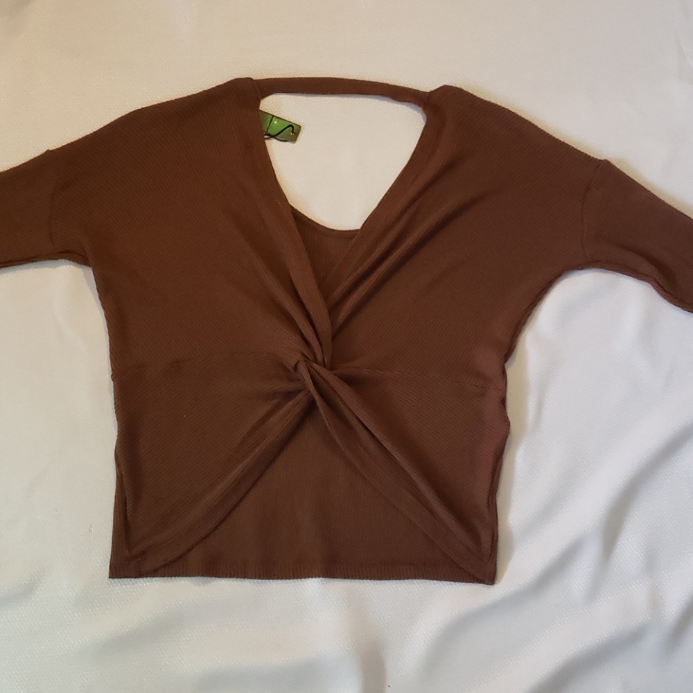 Brand New LEVELUP Blouse - Picture 4 of 6